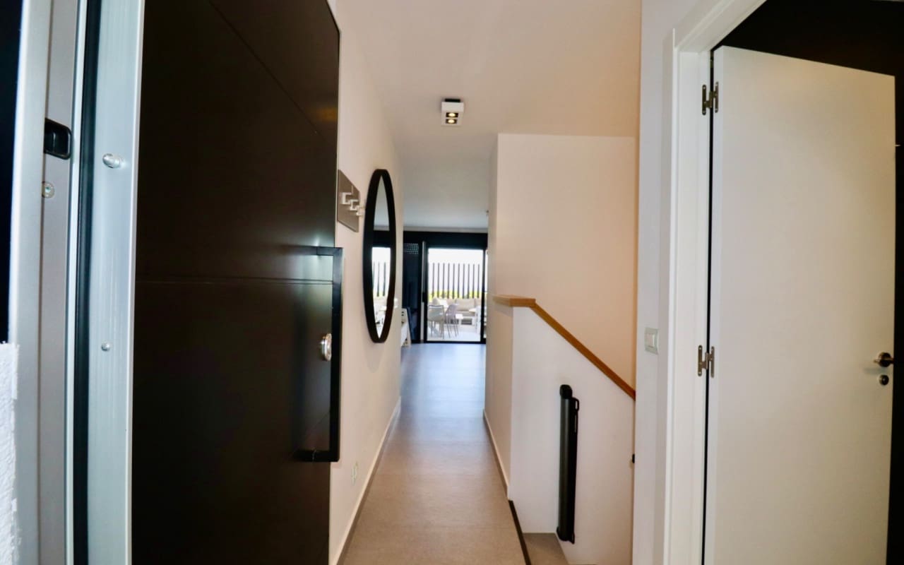 3 bedroom Apartment for sale in Guardamar del Segura with pool - € 375,000 (Ref: 9444760)