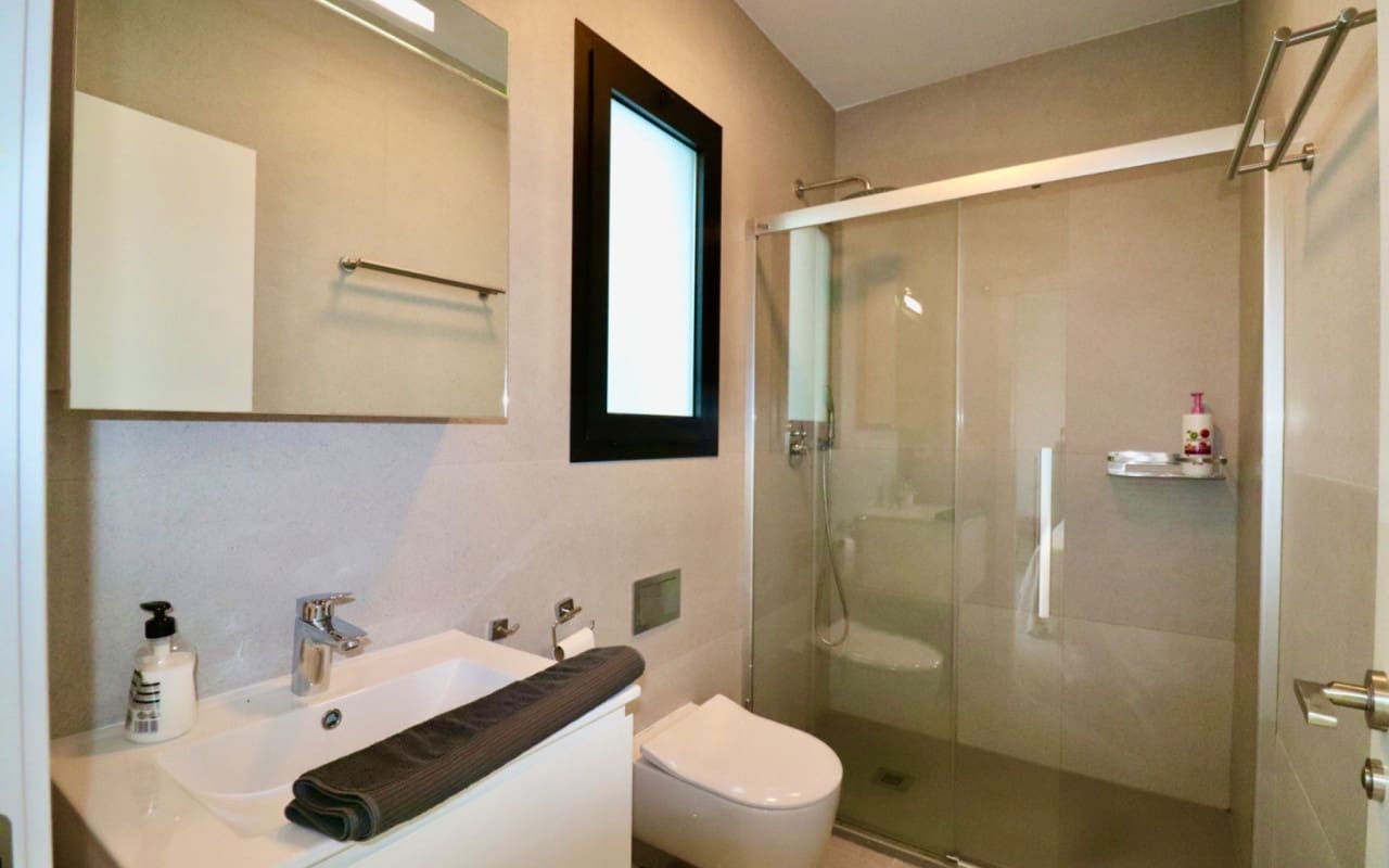 3 bedroom Apartment for sale in Guardamar del Segura with pool - € 375,000 (Ref: 9444760)