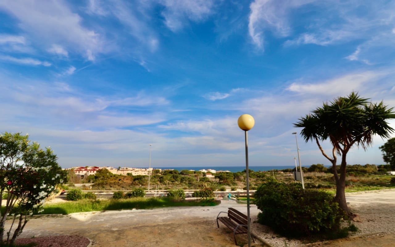 3 bedroom Apartment for sale in Guardamar del Segura with pool - € 375,000 (Ref: 9444760)