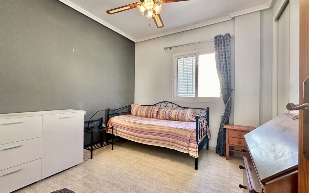 3 Zimmer Apartment zu verkaufen in Playa Flamenca mit Pool - 289.000 € (Ref: 9444761)