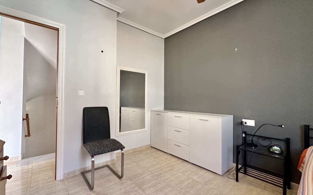 3 Zimmer Apartment zu verkaufen in Playa Flamenca mit Pool - 289.000 € (Ref: 9444761)