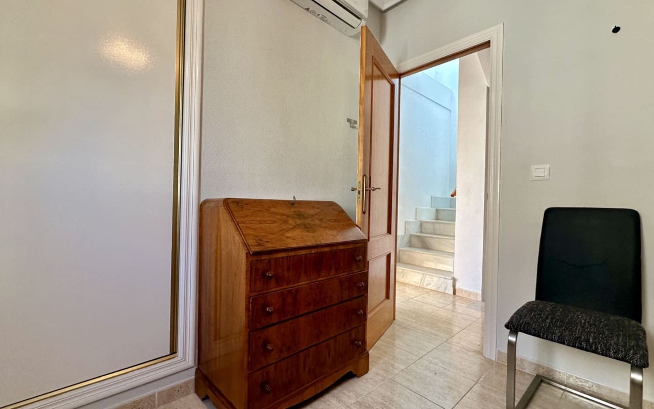 3 Zimmer Apartment zu verkaufen in Playa Flamenca mit Pool - 289.000 € (Ref: 9444761)