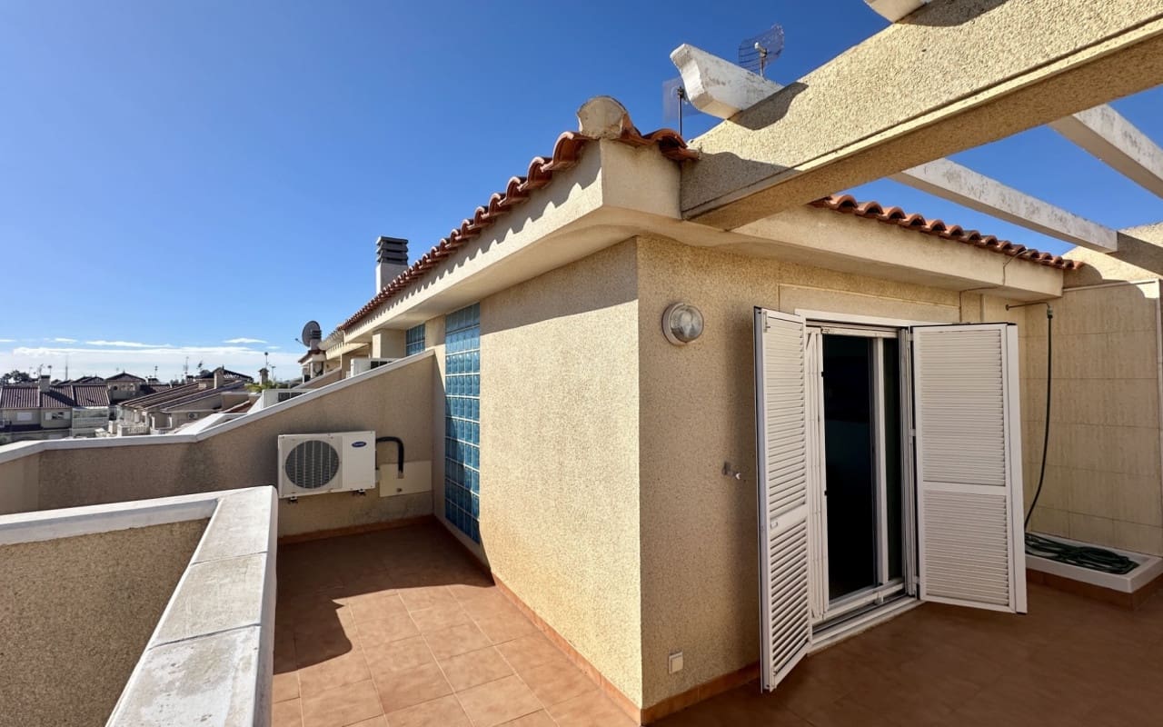 3 Zimmer Apartment zu verkaufen in Playa Flamenca mit Pool - 289.000 € (Ref: 9444761)