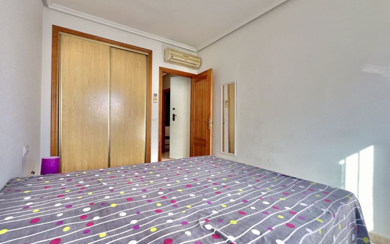 3 Zimmer Apartment zu verkaufen in Playa Flamenca mit Pool - 289.000 € (Ref: 9444761)