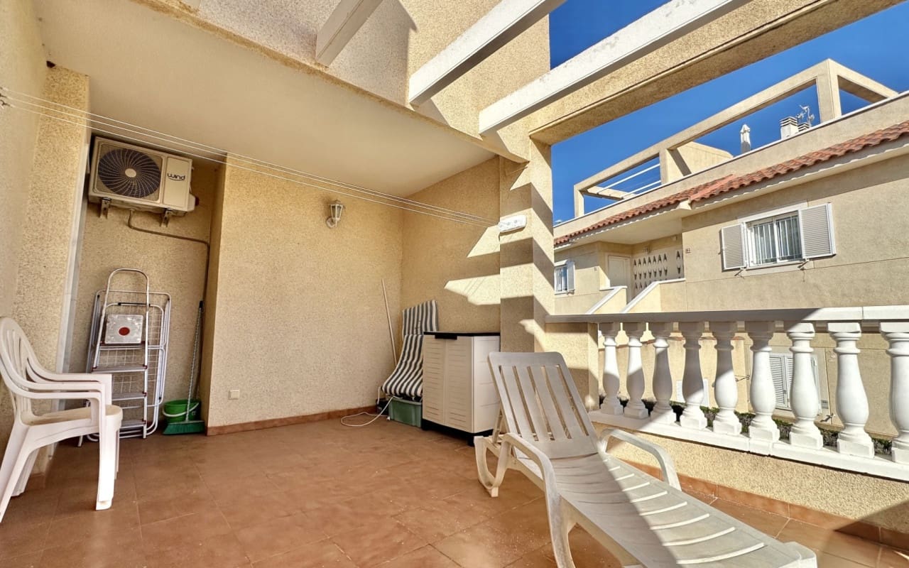 3 Zimmer Apartment zu verkaufen in Playa Flamenca mit Pool - 289.000 € (Ref: 9444761)