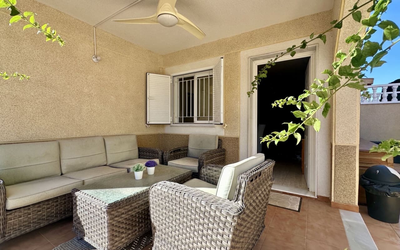 3 Zimmer Apartment zu verkaufen in Playa Flamenca mit Pool - 289.000 € (Ref: 9444761)