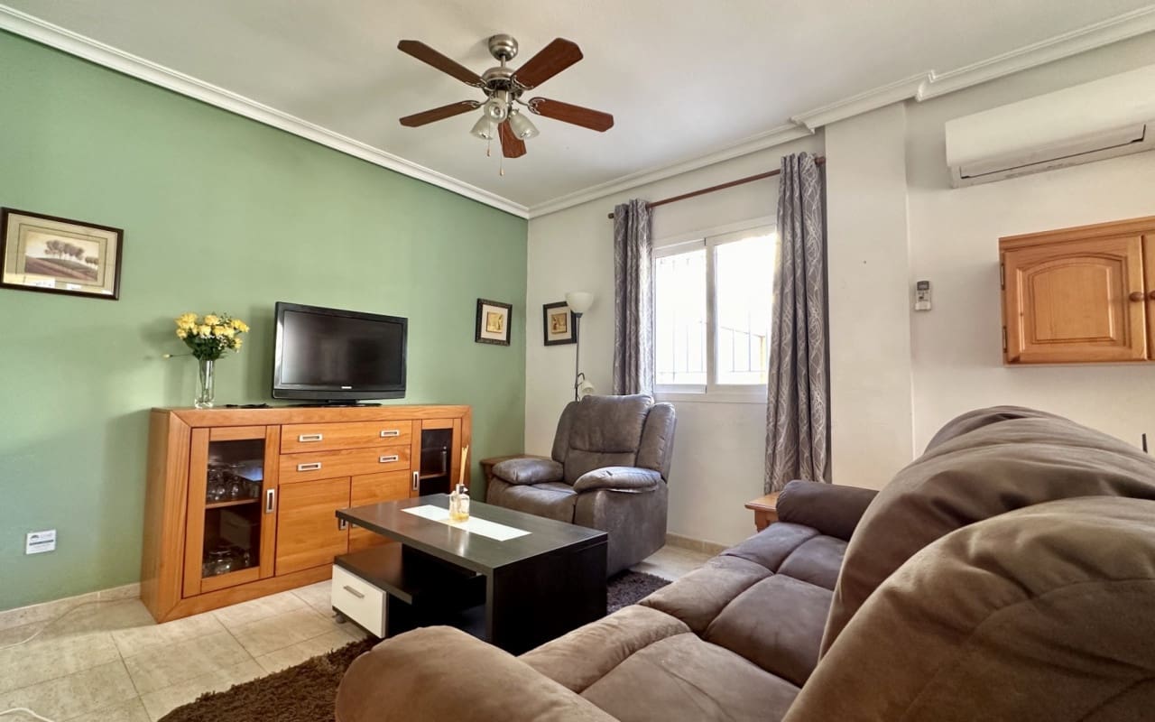 3 Zimmer Apartment zu verkaufen in Playa Flamenca mit Pool - 289.000 € (Ref: 9444761)