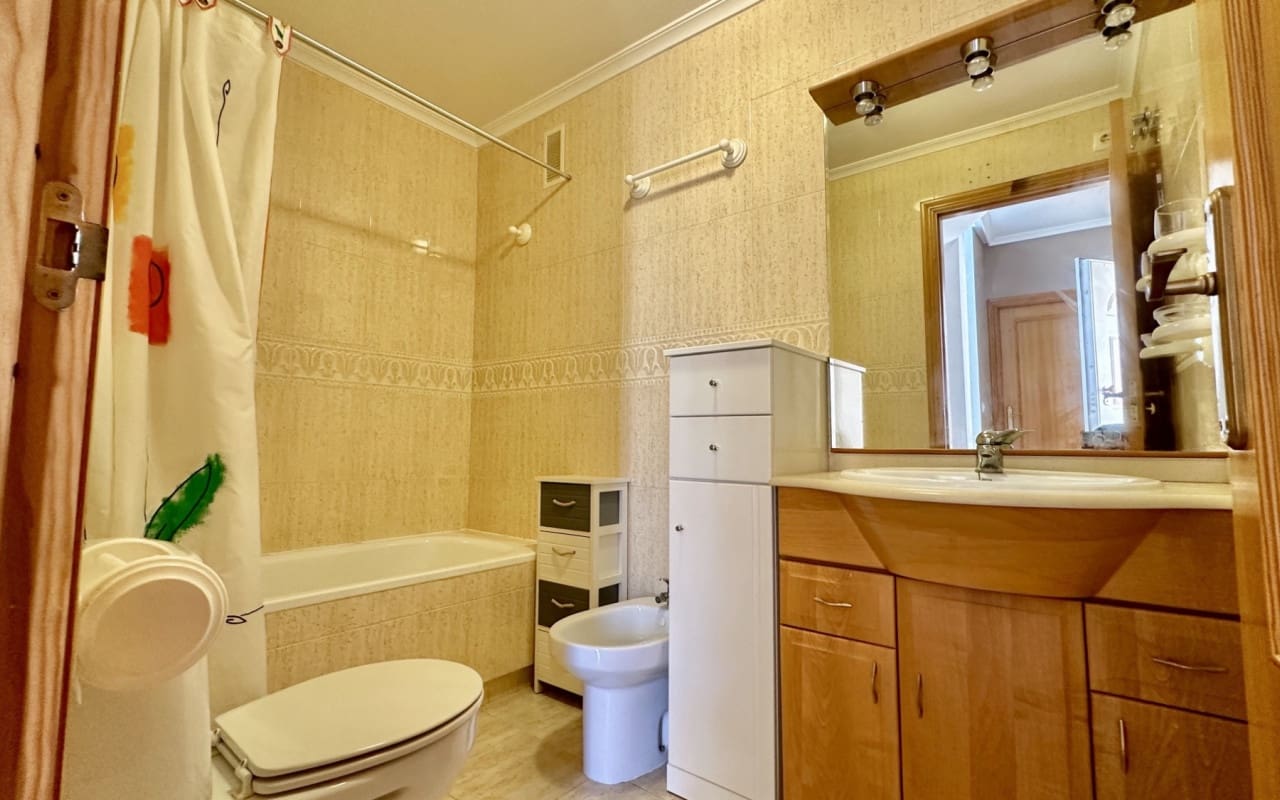 3 Zimmer Apartment zu verkaufen in Playa Flamenca mit Pool - 289.000 € (Ref: 9444761)