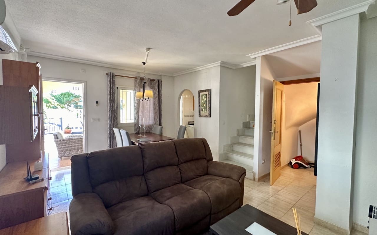 3 Zimmer Apartment zu verkaufen in Playa Flamenca mit Pool - 289.000 € (Ref: 9444761)