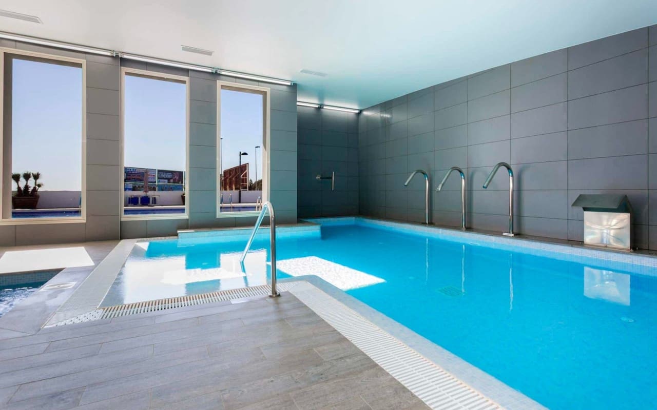 2 soveværelse Penthouse til salg i Villamartin med swimmingpool - € 289.900 (Ref: 9444764)