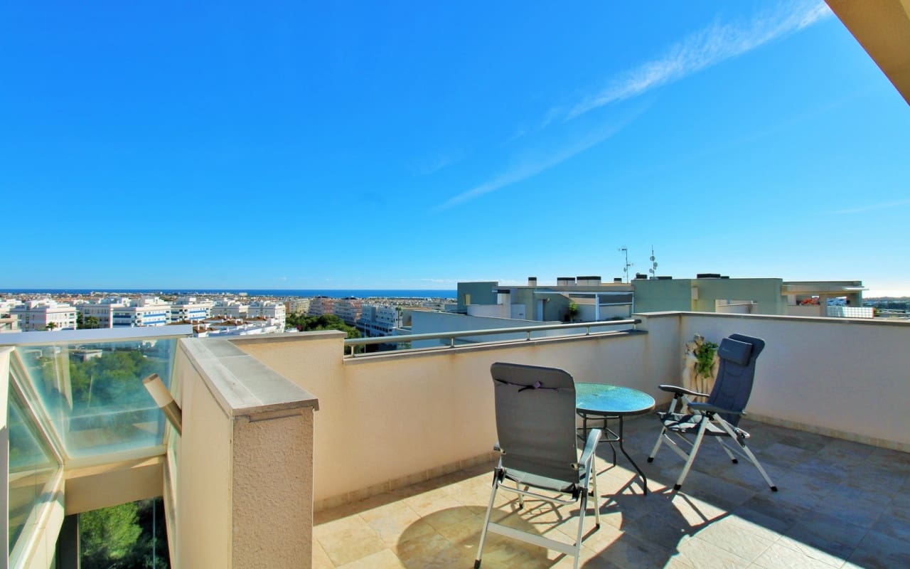 2 soveværelse Penthouse til salg i Villamartin med swimmingpool - € 289.900 (Ref: 9444764)