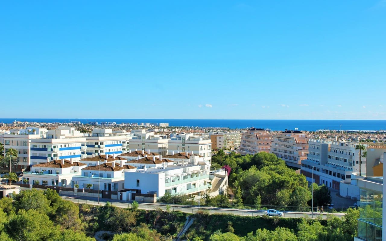 2 soveværelse Penthouse til salg i Villamartin med swimmingpool - € 289.900 (Ref: 9444764)