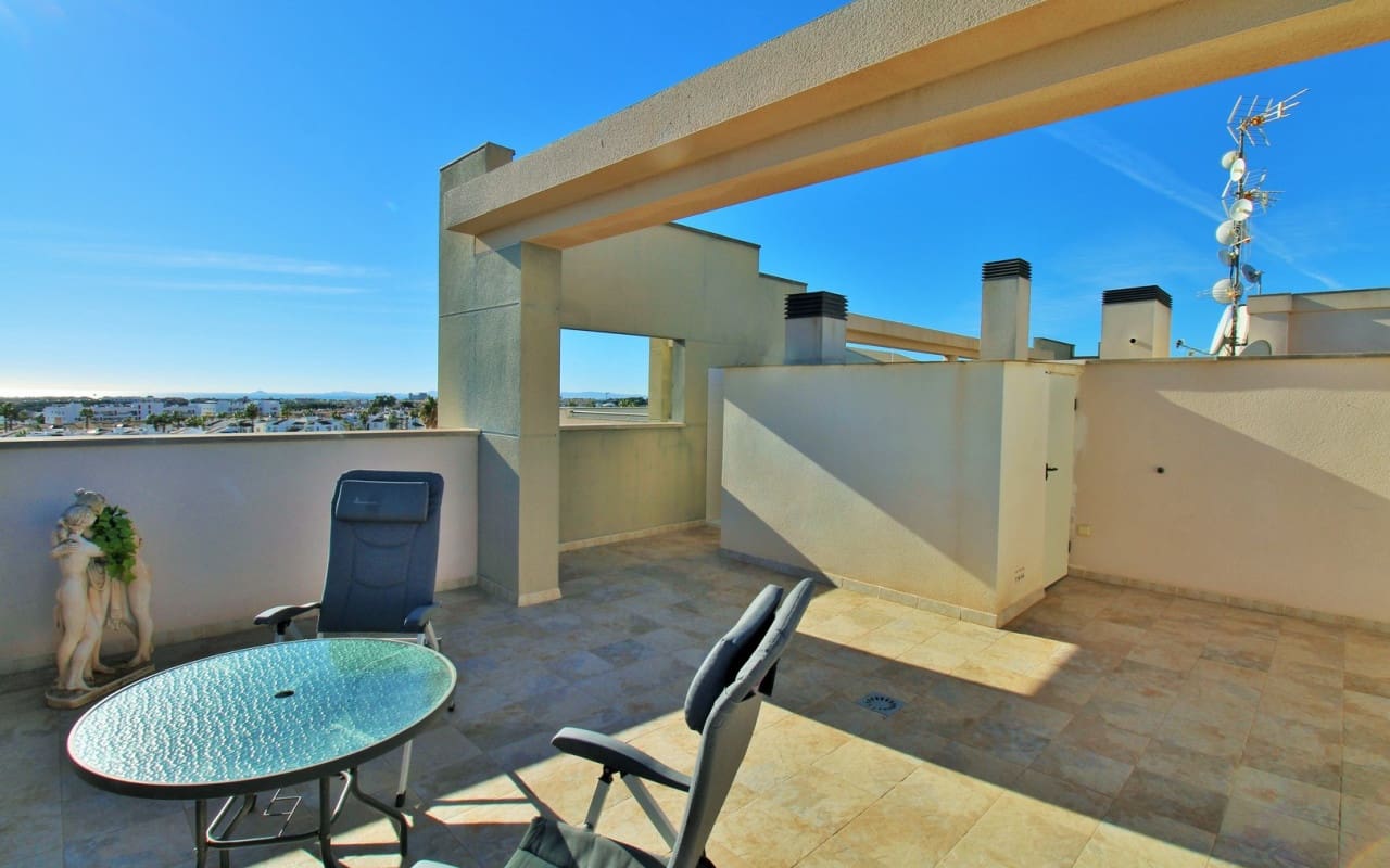 2 soveværelse Penthouse til salg i Villamartin med swimmingpool - € 289.900 (Ref: 9444764)