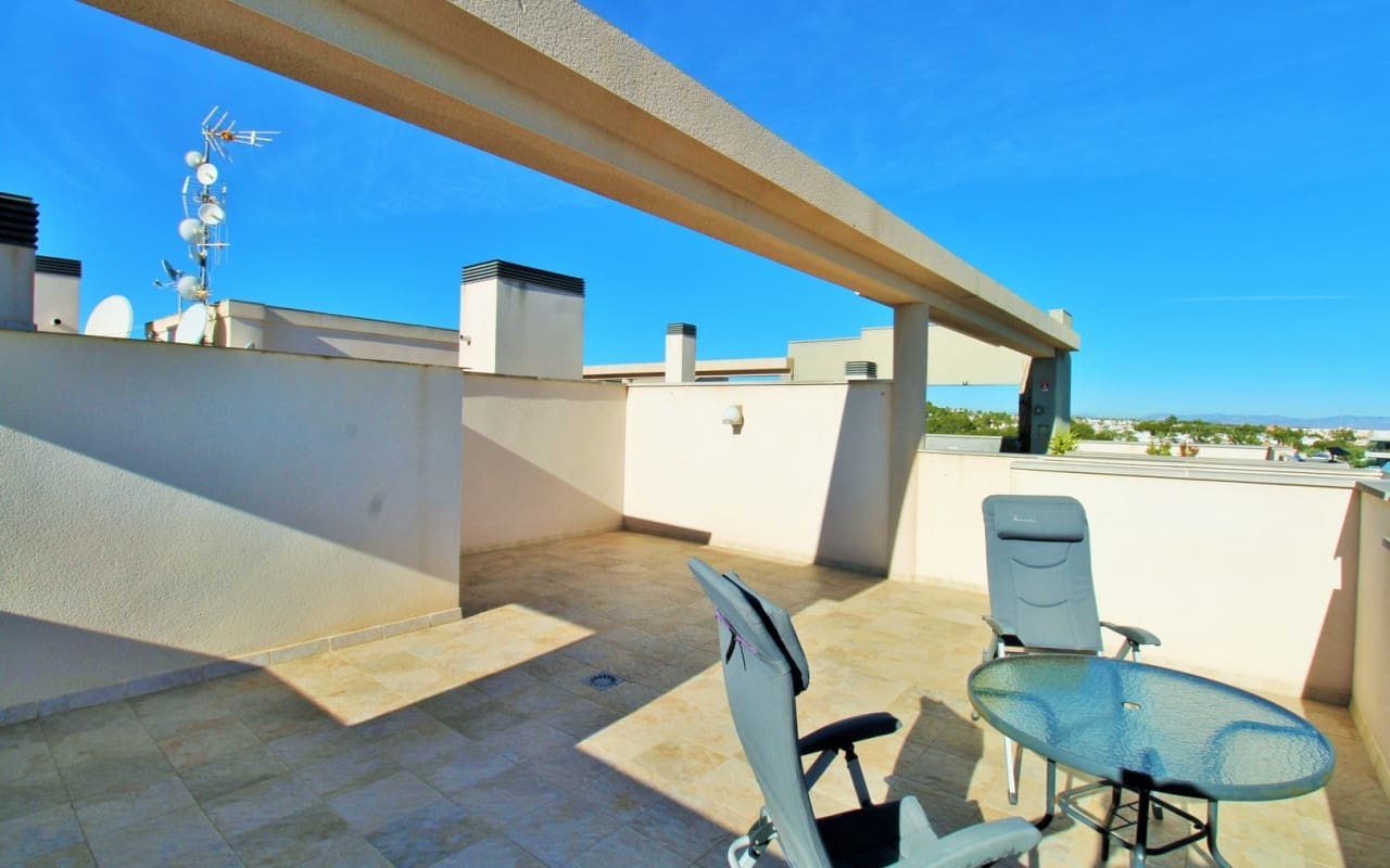 2 soveværelse Penthouse til salg i Villamartin med swimmingpool - € 289.900 (Ref: 9444764)
