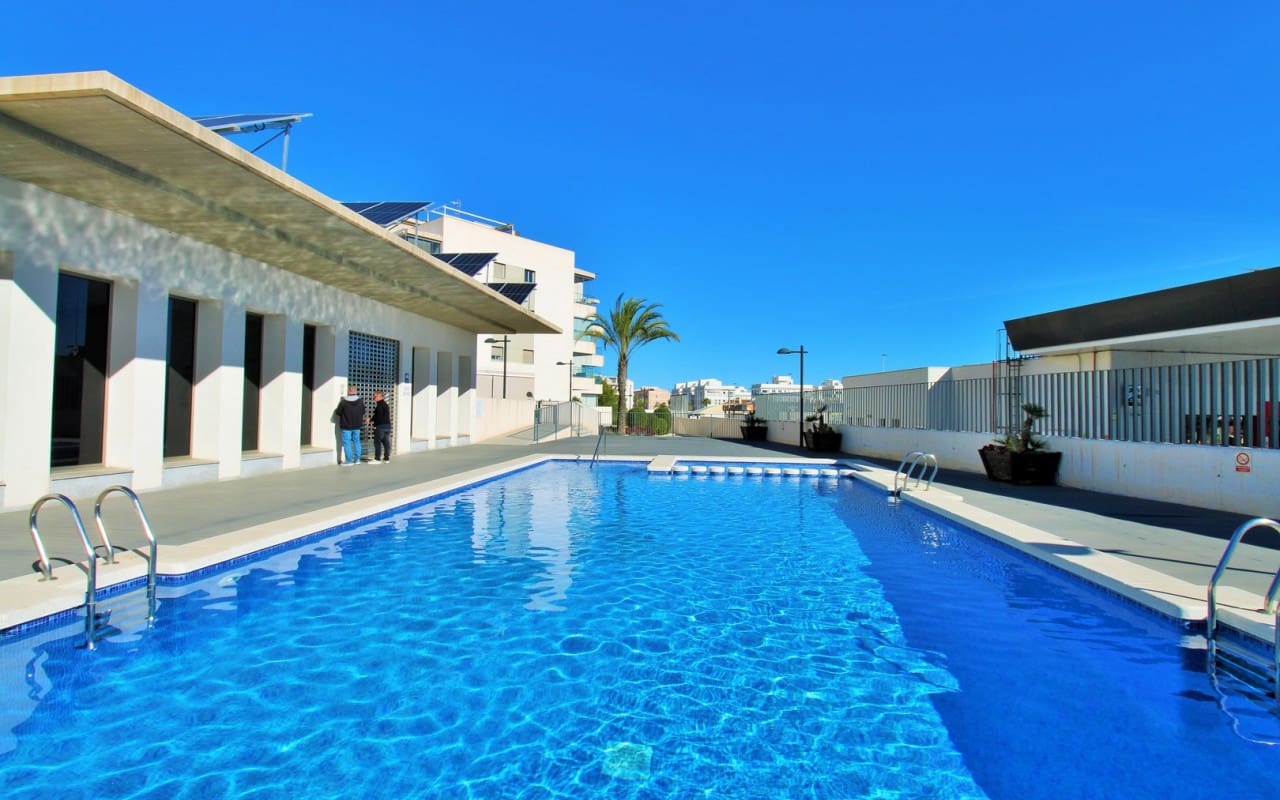 2 soveværelse Penthouse til salg i Villamartin med swimmingpool - € 289.900 (Ref: 9444764)