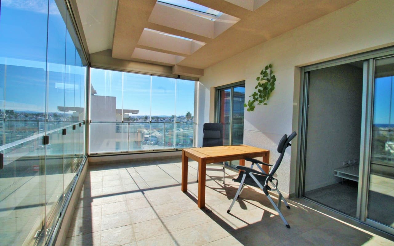 2 soveværelse Penthouse til salg i Villamartin med swimmingpool - € 289.900 (Ref: 9444764)