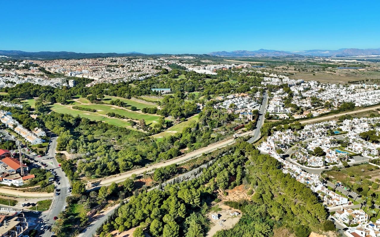 2 soveværelse Penthouse til salg i Villamartin med swimmingpool - € 289.900 (Ref: 9444764)