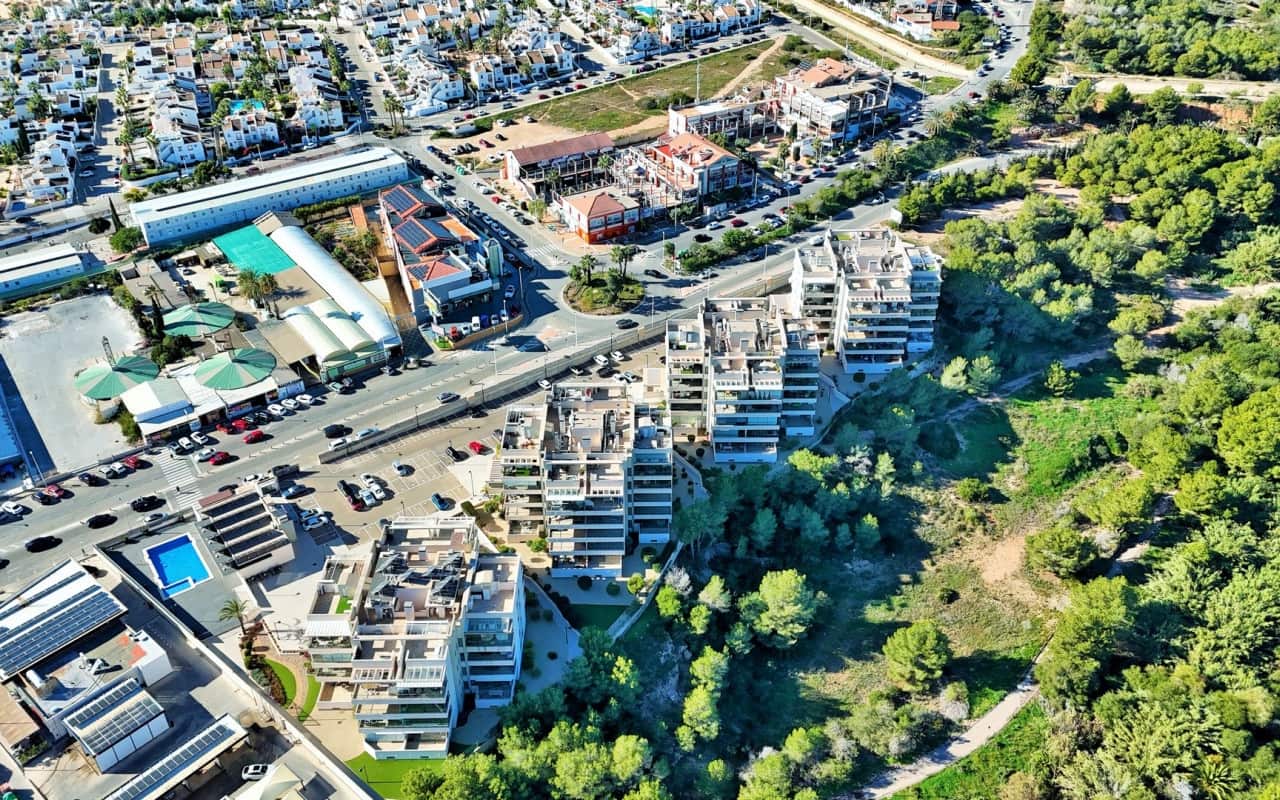 2 soveværelse Penthouse til salg i Villamartin med swimmingpool - € 289.900 (Ref: 9444764)