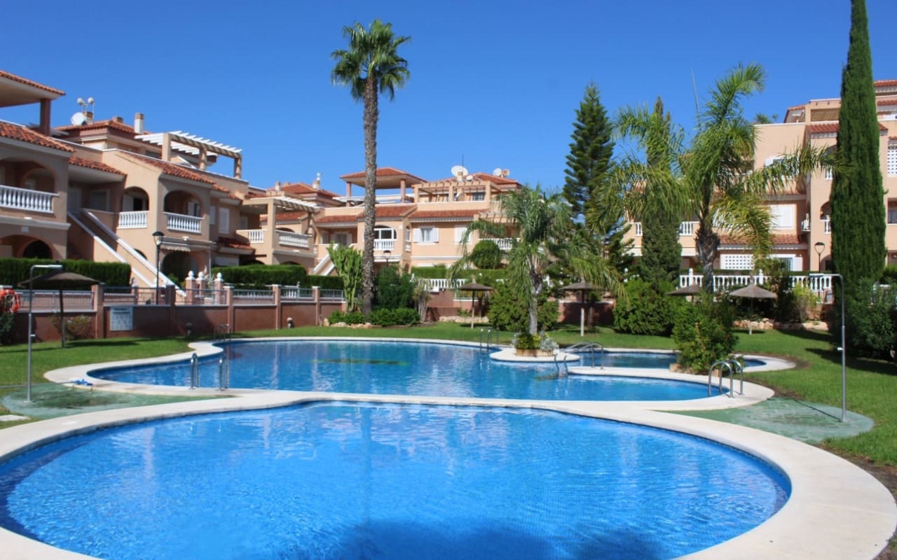 2 bedroom Penthouse for sale in Playa Flamenca with pool - € 227,000 (Ref: 9444765)