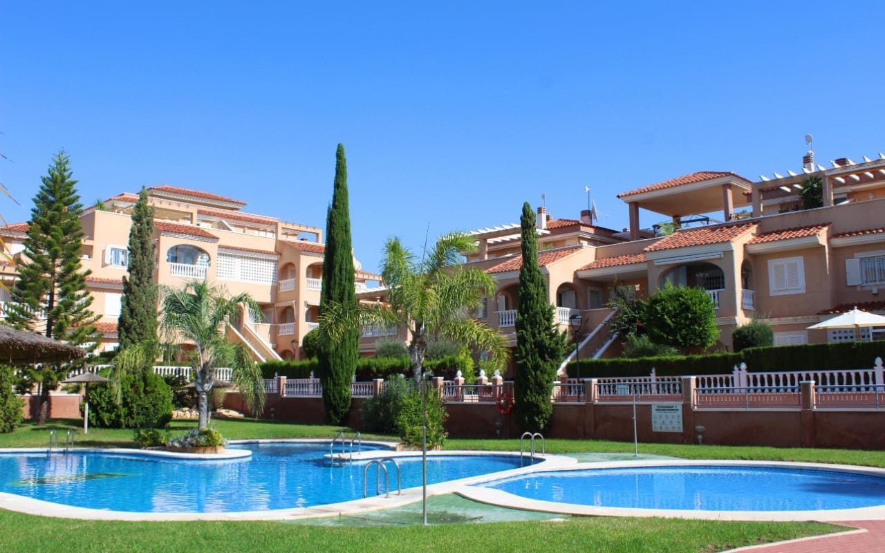 2 bedroom Penthouse for sale in Playa Flamenca with pool - € 227,000 (Ref: 9444765)