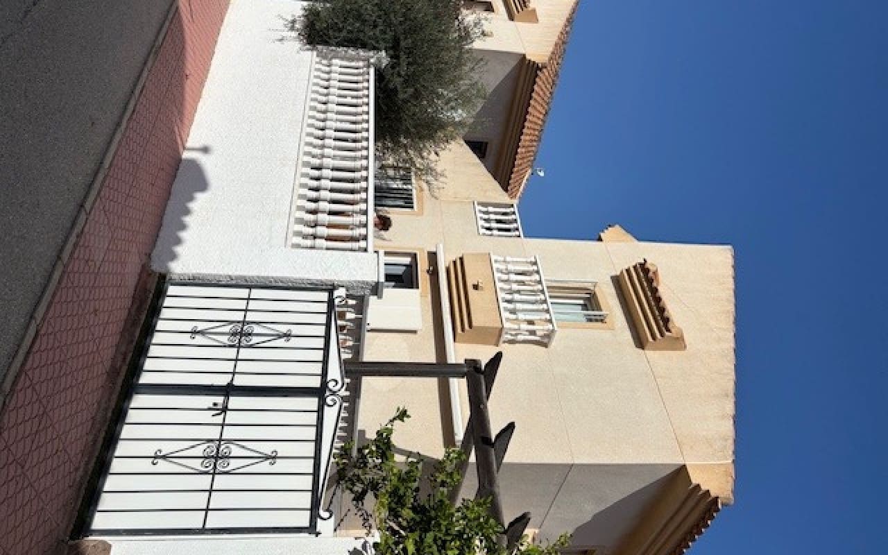 3 makuuhuone Huvila myytävänä paikassa Ciudad Quesada mukana uima-altaan - 230 000 € (Ref: 9449756)