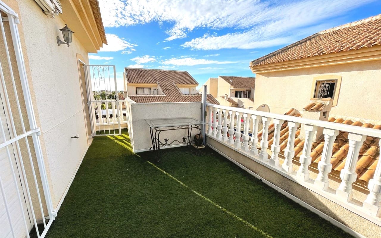 3 makuuhuone Huvila myytävänä paikassa Ciudad Quesada mukana uima-altaan - 230 000 € (Ref: 9449756)