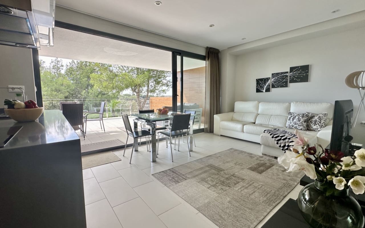 2 slaapkamer Appartement te koop in Villamartin met zwembad - € 260.000 (Ref: 9469907)