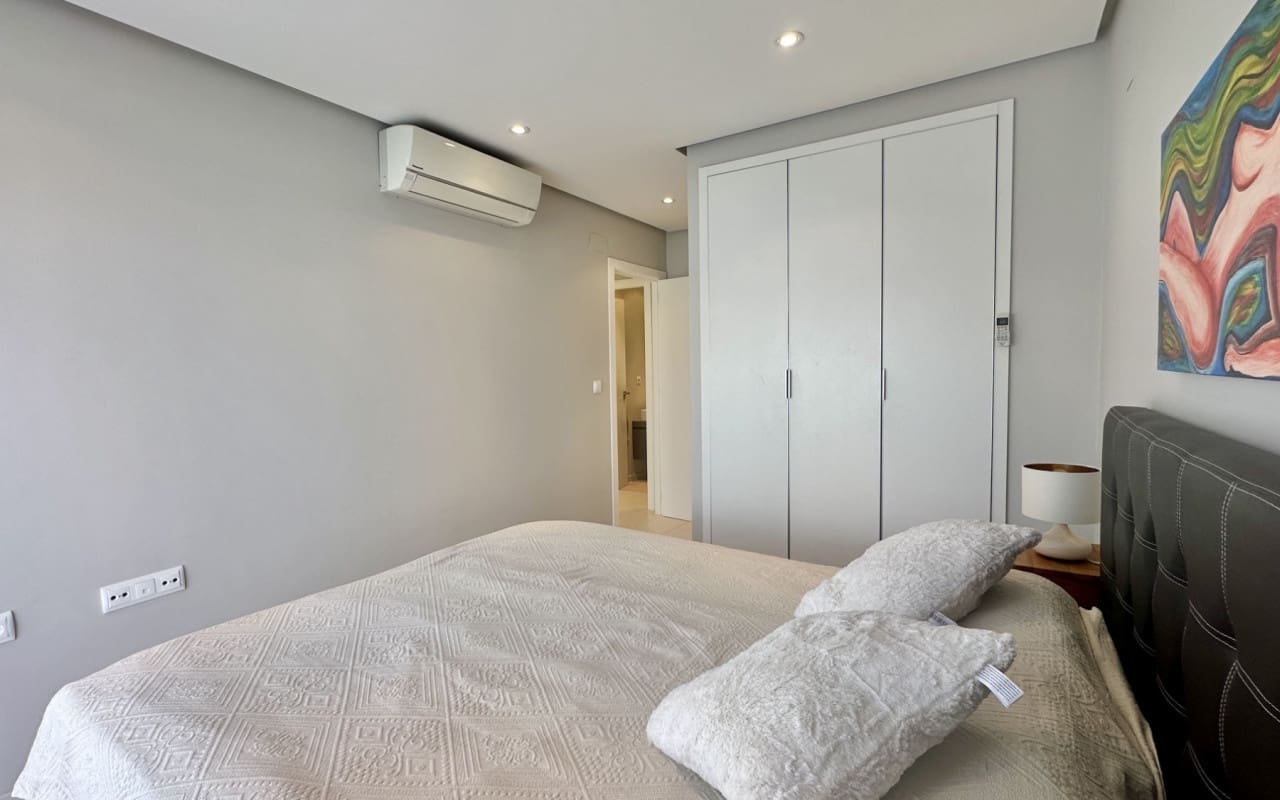 2 slaapkamer Appartement te koop in Villamartin met zwembad - € 260.000 (Ref: 9469907)