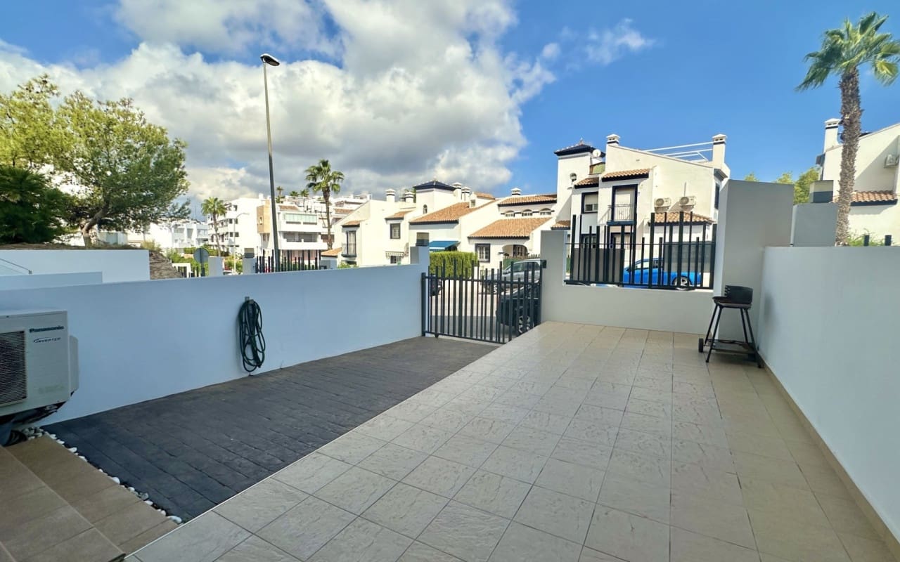 2 slaapkamer Appartement te koop in Villamartin met zwembad - € 260.000 (Ref: 9469907)