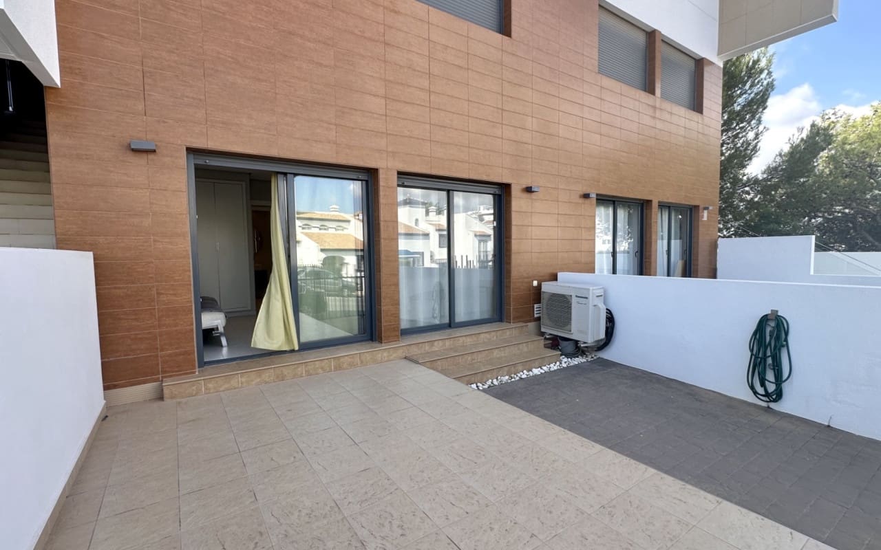 2 slaapkamer Appartement te koop in Villamartin met zwembad - € 260.000 (Ref: 9469907)