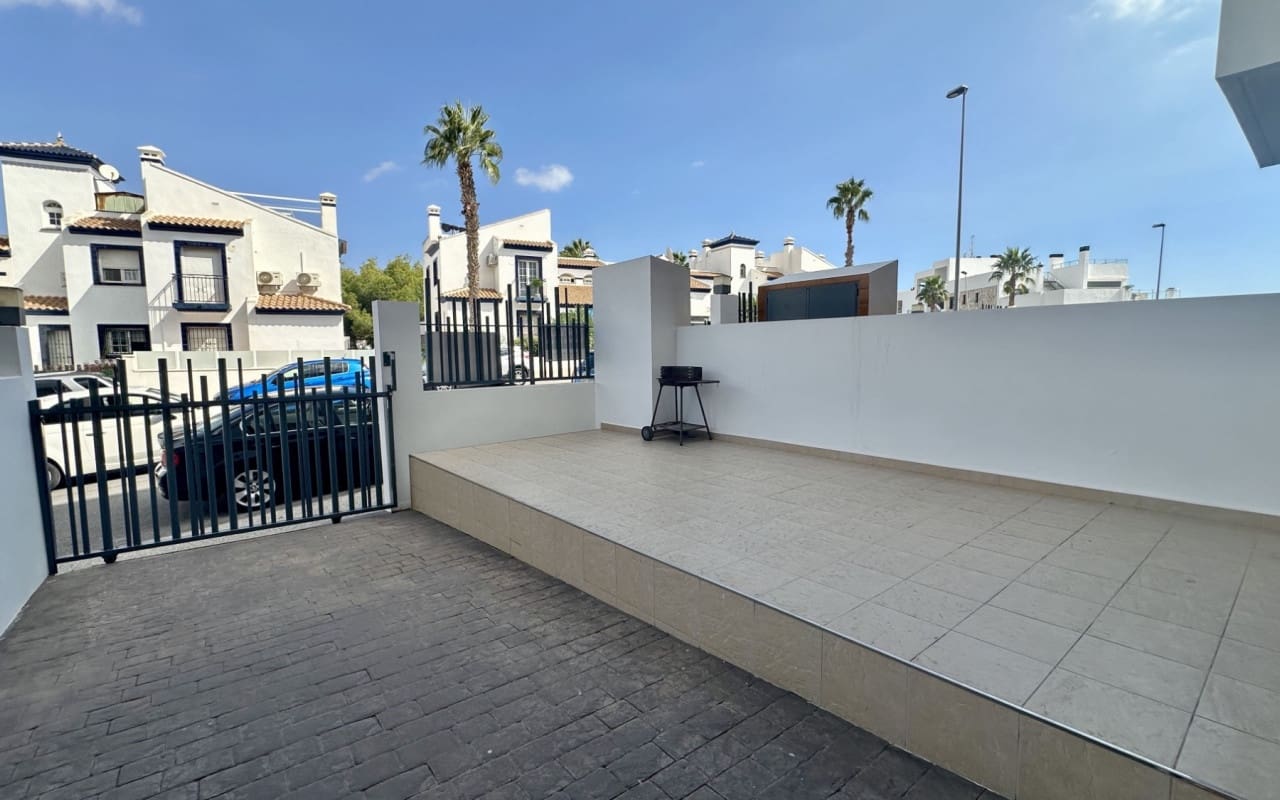 2 slaapkamer Appartement te koop in Villamartin met zwembad - € 260.000 (Ref: 9469907)