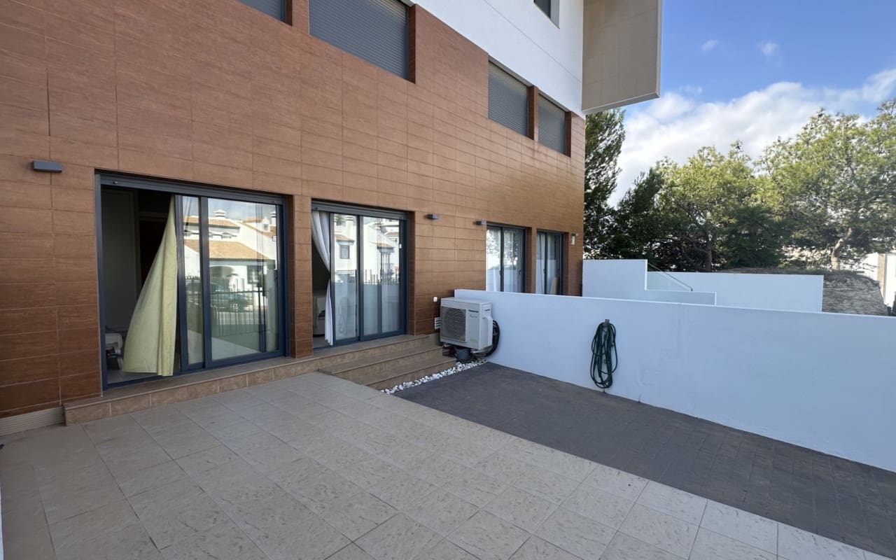 2 slaapkamer Appartement te koop in Villamartin met zwembad - € 260.000 (Ref: 9469907)