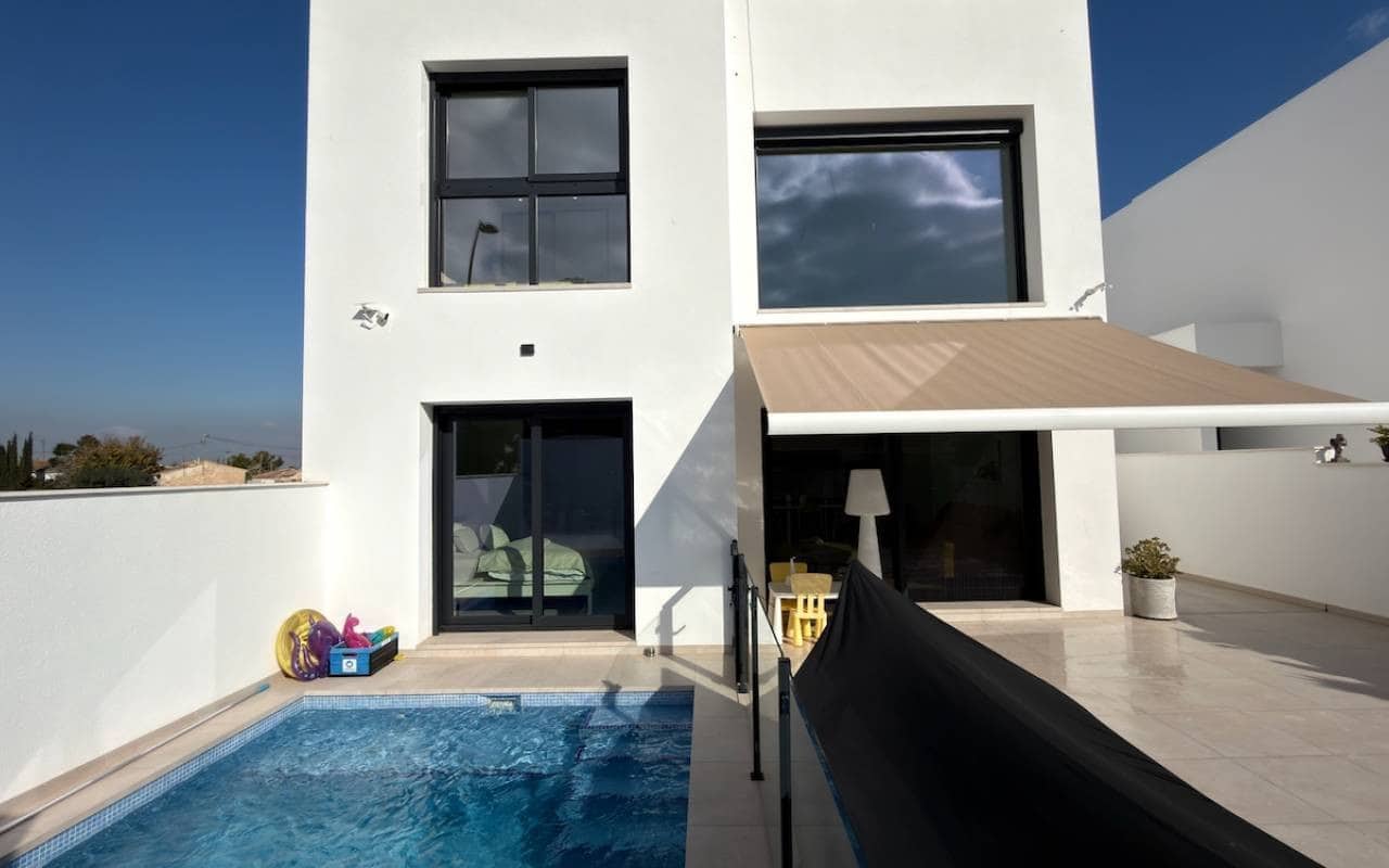 3 bedroom Villa for sale in Formentera del Segura with pool - € 325,000 (Ref: 9479348)