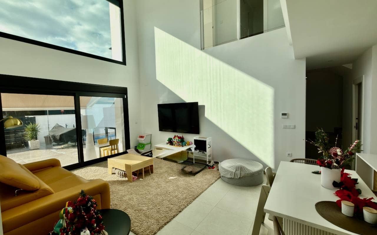 3 bedroom Villa for sale in Formentera del Segura with pool - € 325,000 (Ref: 9479348)