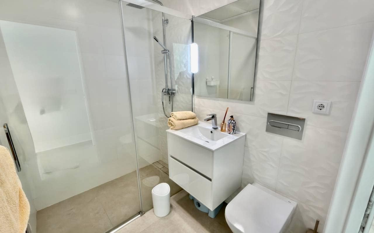 3 bedroom Villa for sale in Formentera del Segura with pool - € 325,000 (Ref: 9479348)