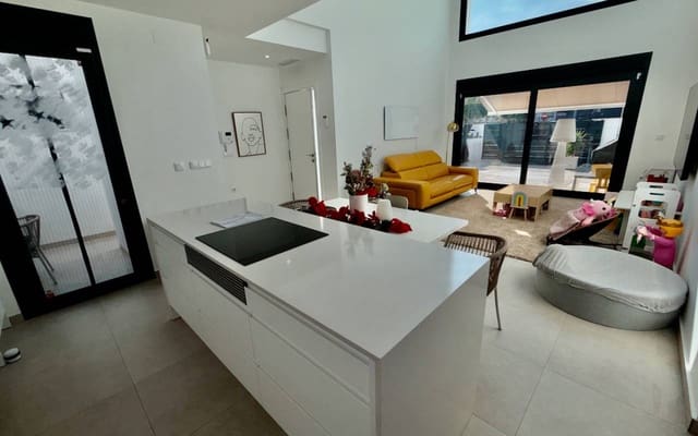 3 bedroom Villa for sale in Formentera del Segura with pool - € 325,000 (Ref: 9479348)