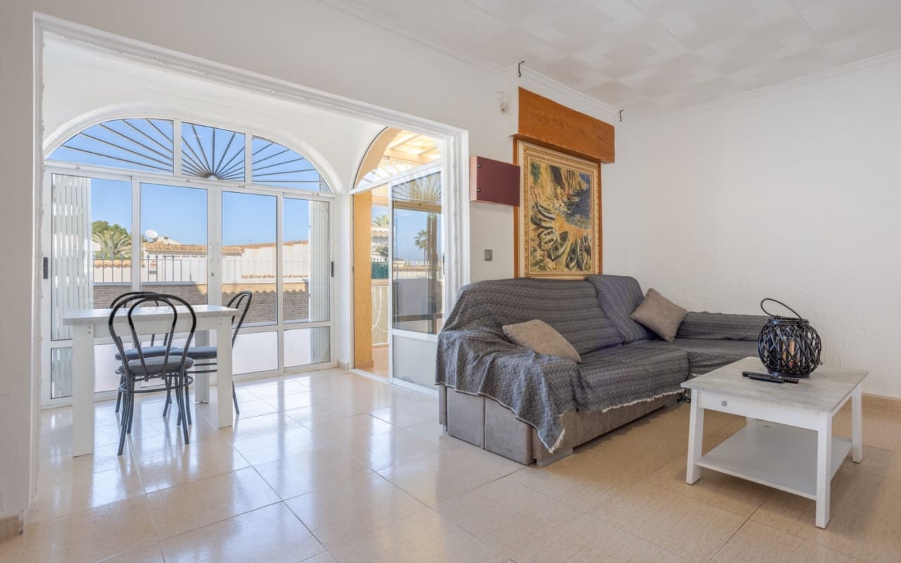 3 chambre Villa/Maison à vendre à Torrevieja avec piscine - 330 000 € (Ref: 9479349)