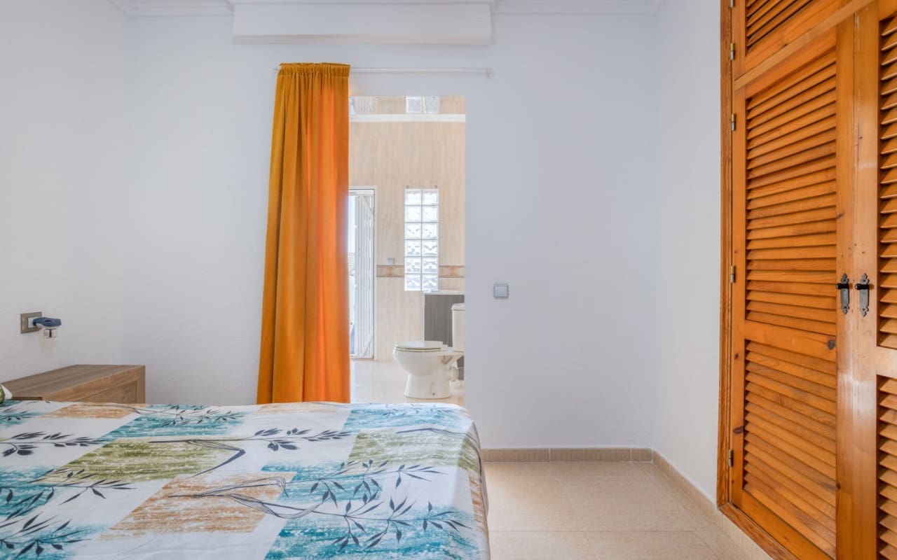 3 chambre Villa/Maison à vendre à Torrevieja avec piscine - 330 000 € (Ref: 9479349)