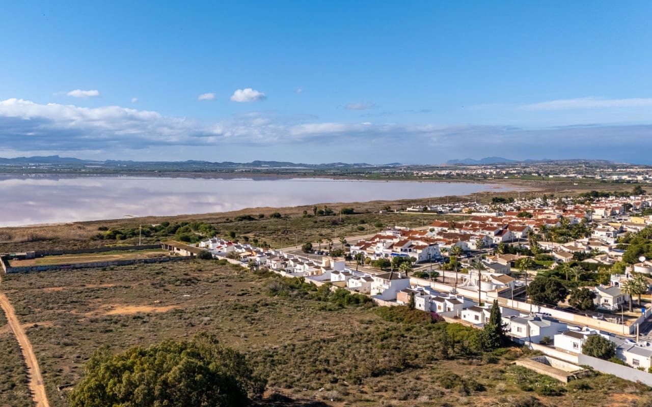 3 chambre Villa/Maison à vendre à Torrevieja avec piscine - 330 000 € (Ref: 9479349)