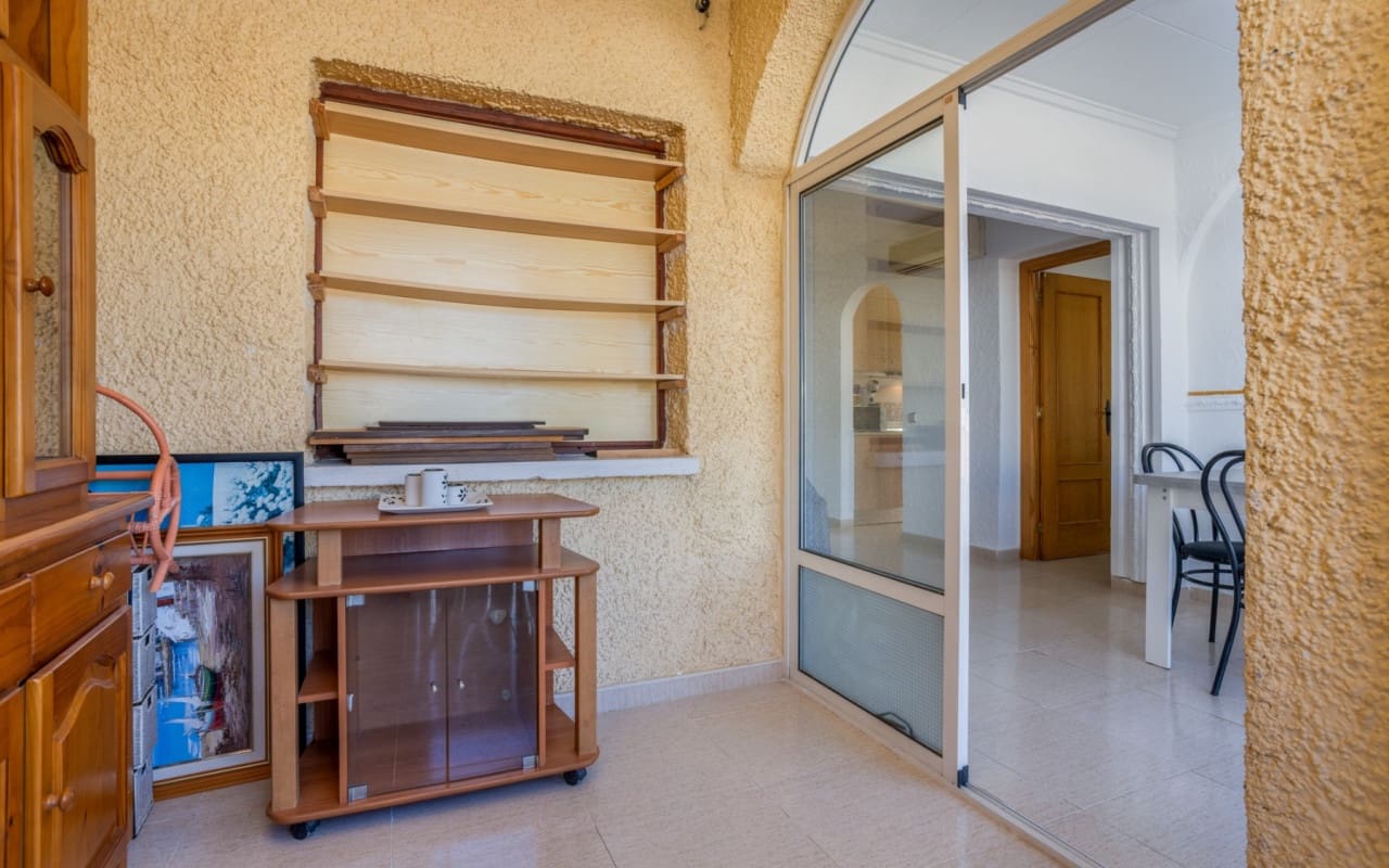 3 Zimmer Villa zu verkaufen in Torrevieja mit Pool - 330.000 € (Ref: 9479349)