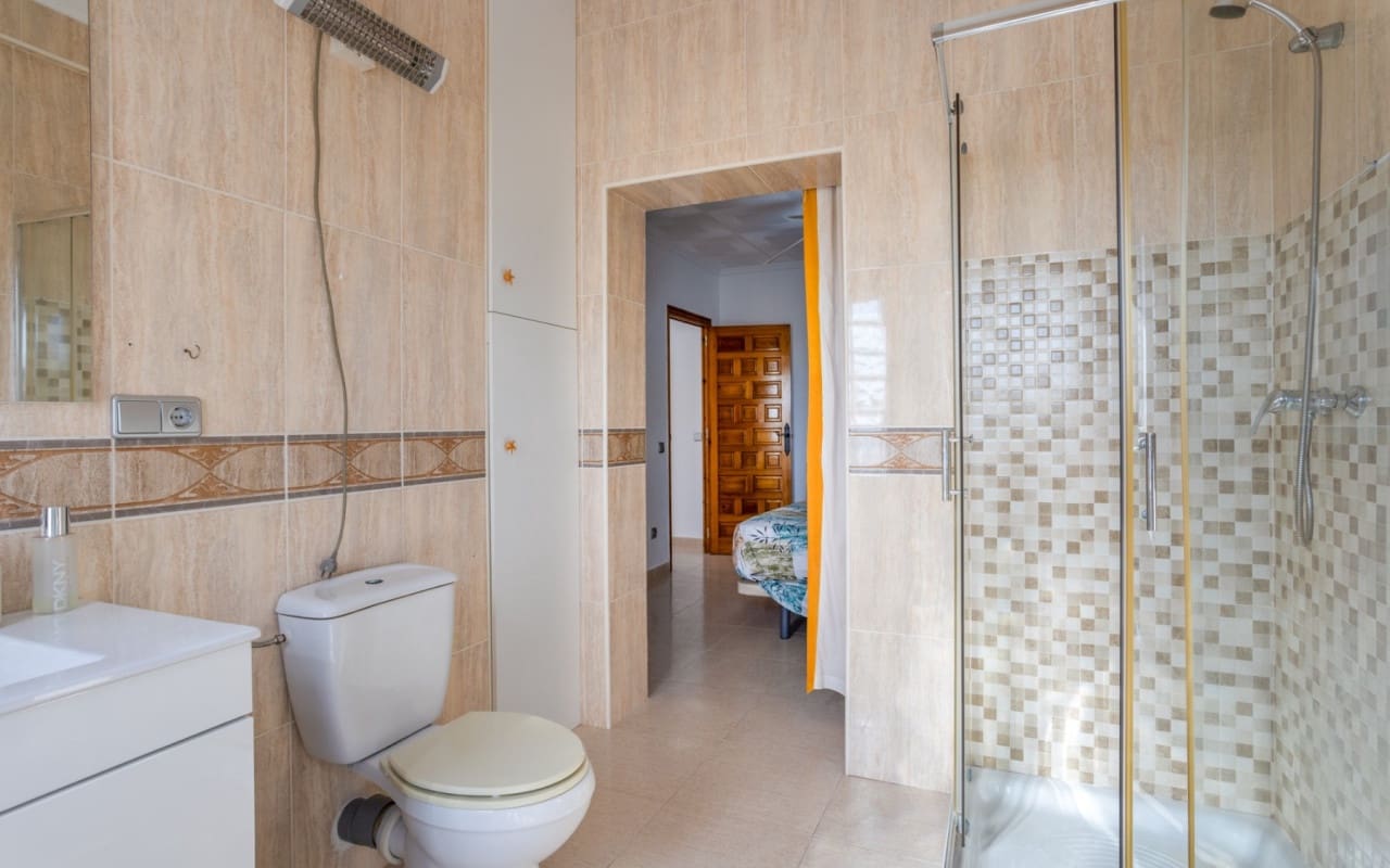 3 Zimmer Villa zu verkaufen in Torrevieja mit Pool - 330.000 € (Ref: 9479349)