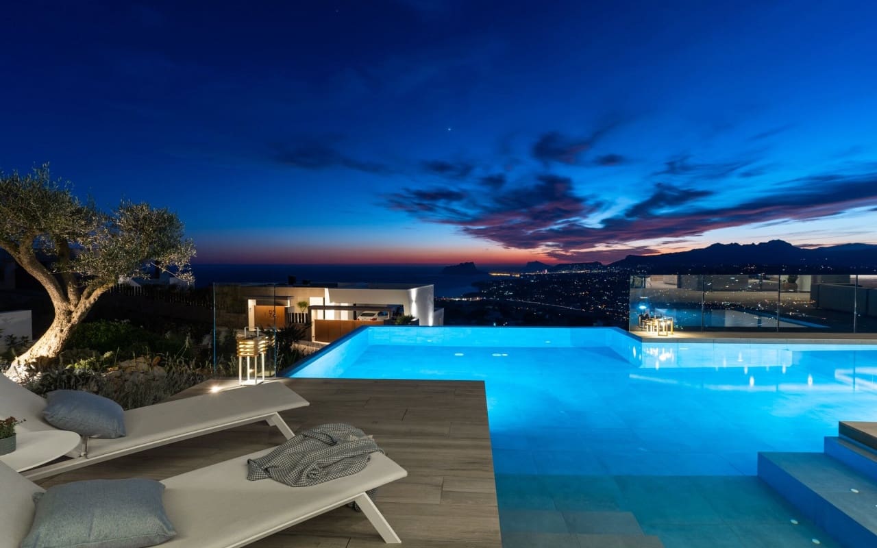 3 bedroom Villa for sale in Cumbre del Sol - € 1,691,000 (Ref: 9479360)