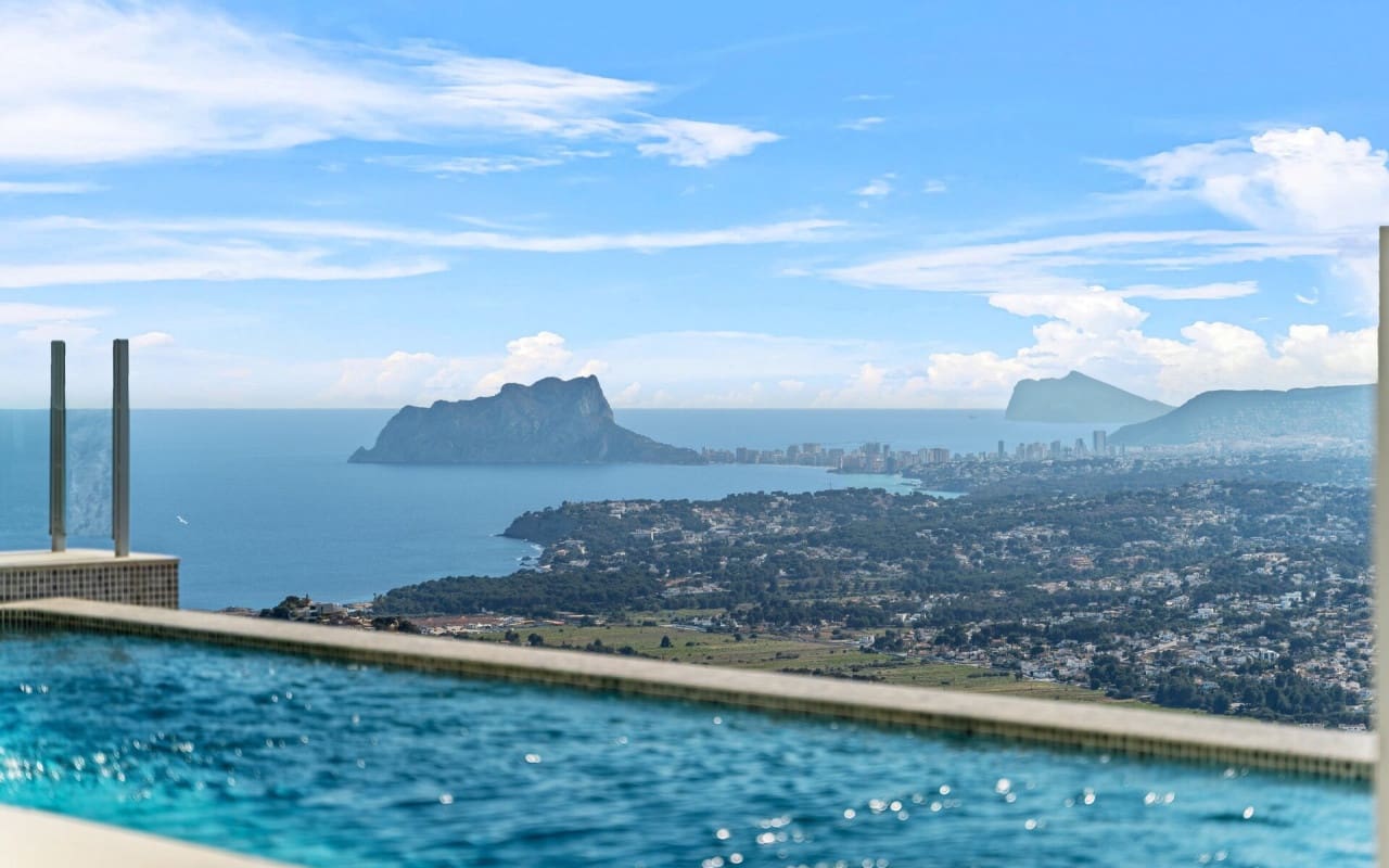 3 bedroom Villa for sale in Cumbre del Sol - € 1,691,000 (Ref: 9479360)