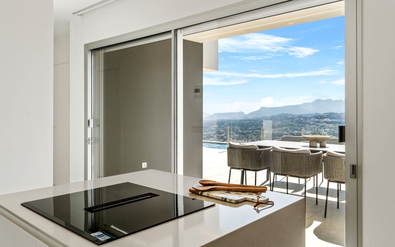 3 bedroom Villa for sale in Cumbre del Sol - € 1,691,000 (Ref: 9479360)