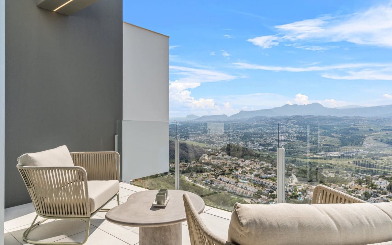 3 bedroom Villa for sale in Cumbre del Sol - € 1,691,000 (Ref: 9479360)