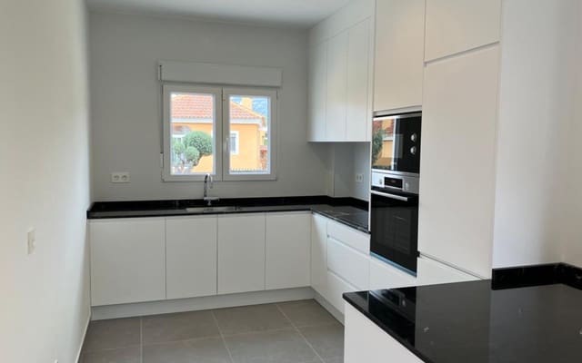 Chalet de 2 habitaciones en La Romana en venta con piscina - 220.000 € (Ref: 9479367)