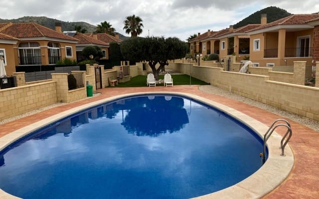 Chalet de 2 habitaciones en La Romana en venta con piscina - 220.000 € (Ref: 9479367)