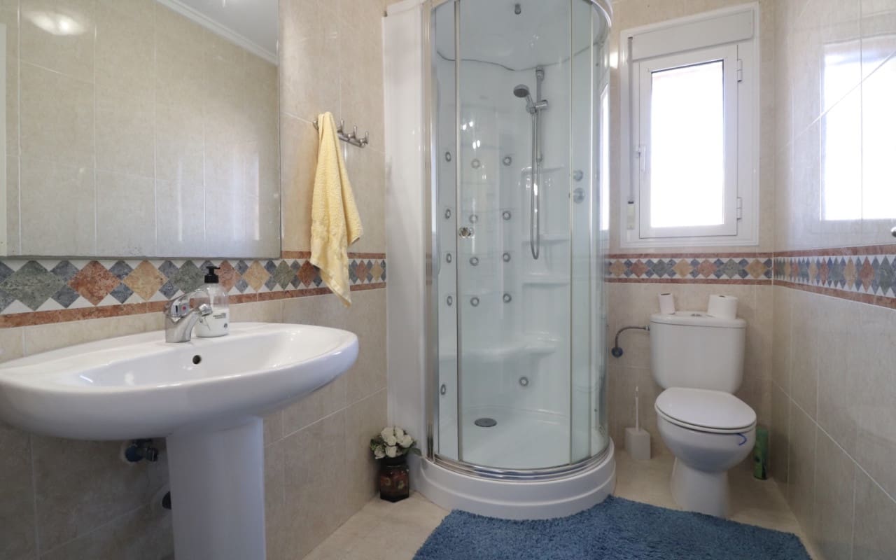 3 bedroom Villa for sale in Benijofar with pool - € 325,000 (Ref: 9479369)