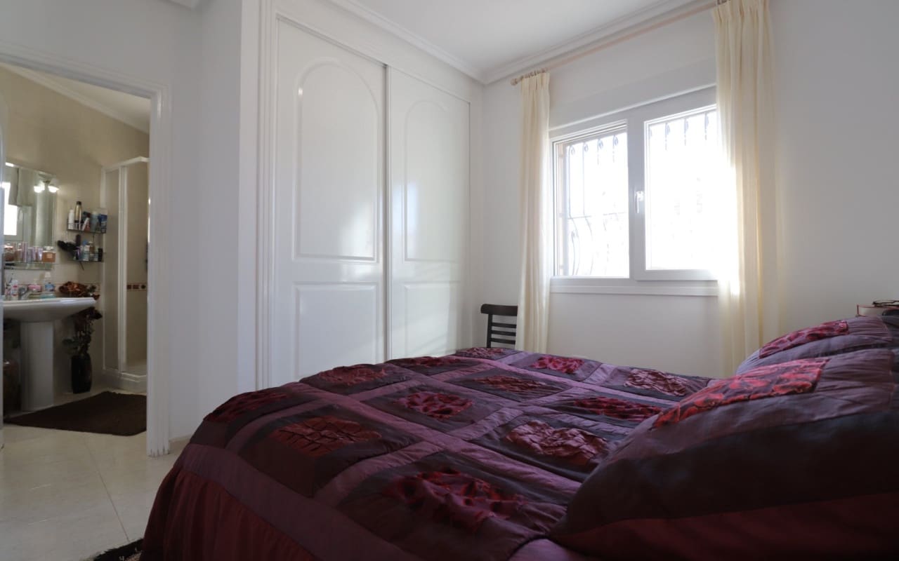 3 bedroom Villa for sale in Benijofar with pool - € 325,000 (Ref: 9479369)