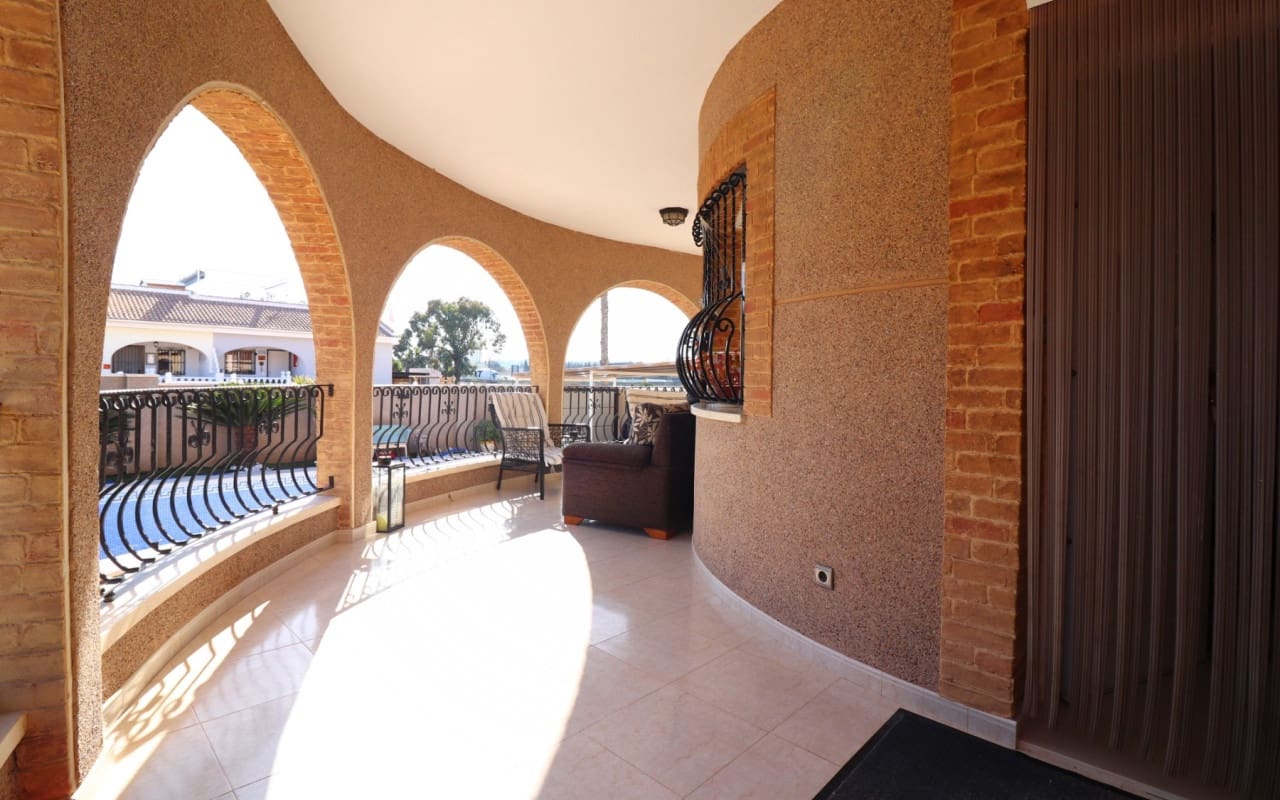 3 bedroom Villa for sale in Benijofar with pool - € 325,000 (Ref: 9479369)